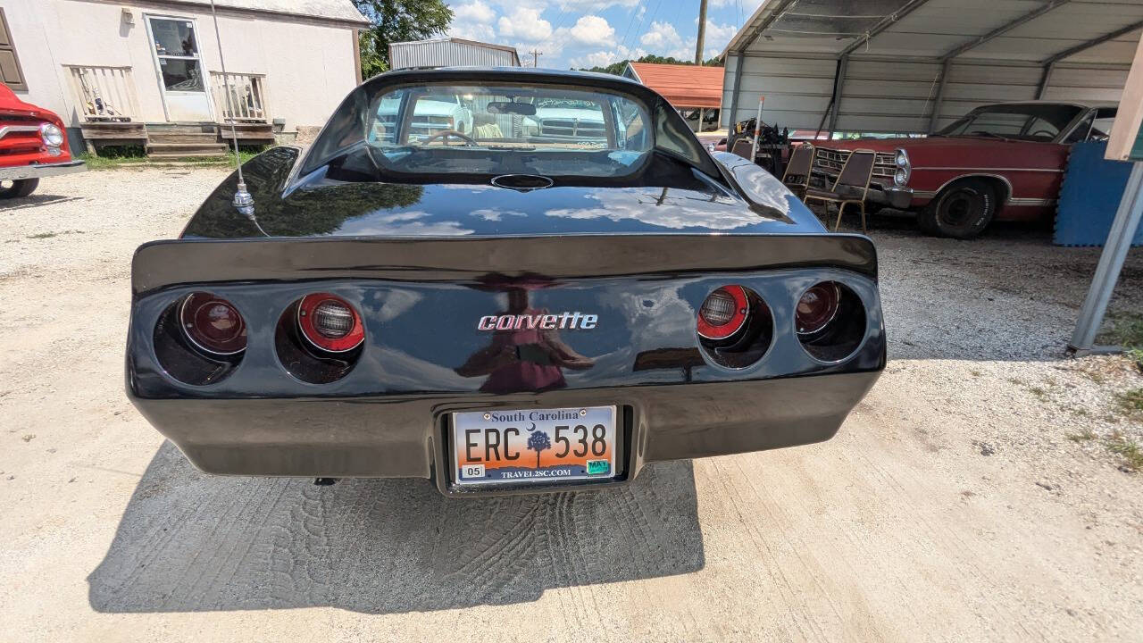 Chevrolet-Corvette-Coupe-1976-Black-Tan-185635-6