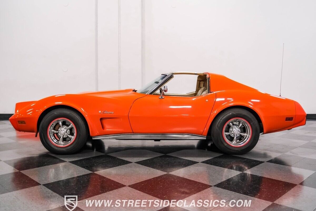 Chevrolet-Corvette-Coupe-1976-Orange-Tan-89343-7