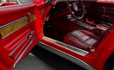 Chevrolet-Corvette-Coupe-1976-Red-Red-65983-5