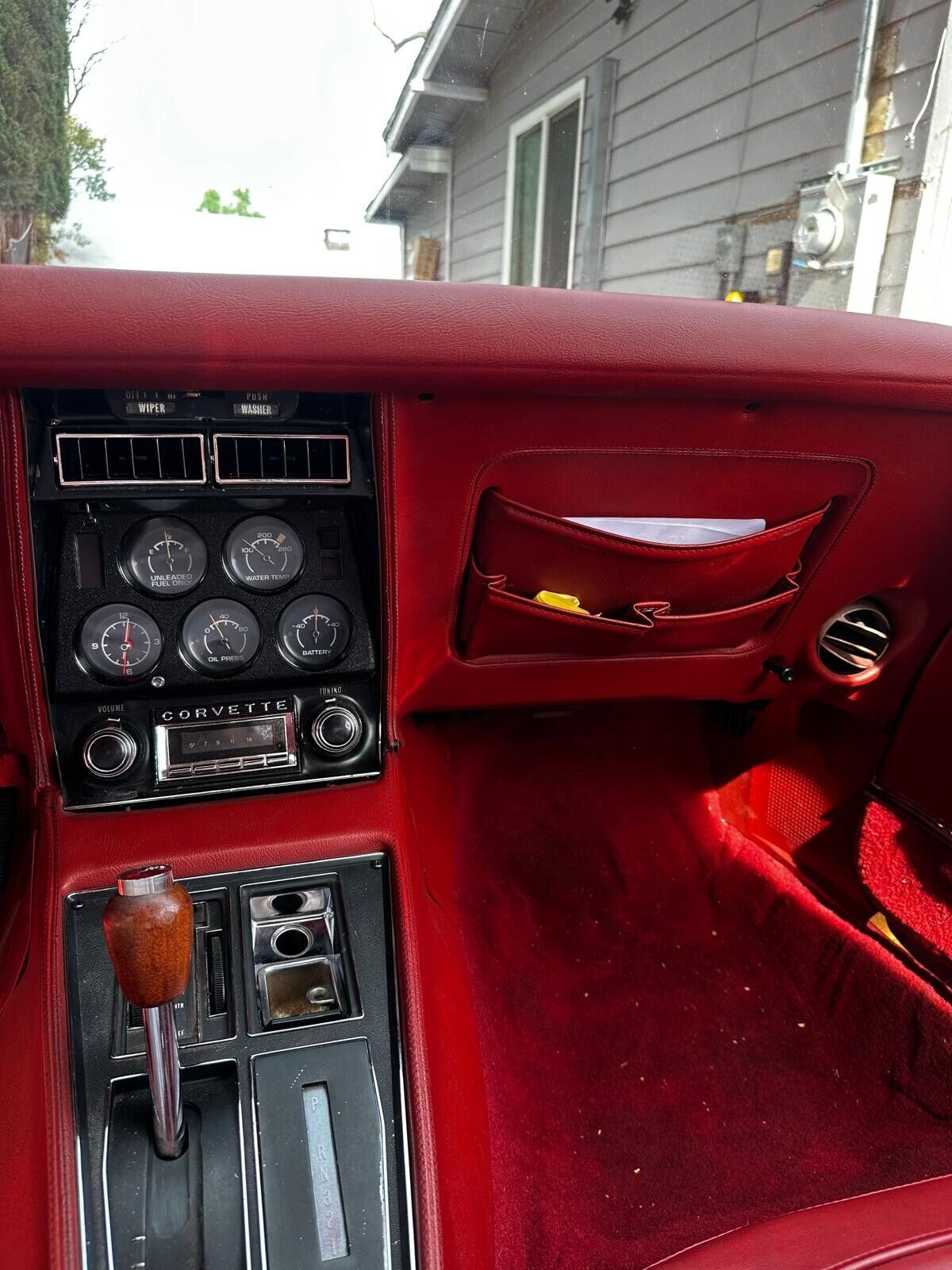 Chevrolet-Corvette-Coupe-1976-Red-Red-65983-6