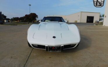 Chevrolet-Corvette-Coupe-1976-White-Red-149241-5