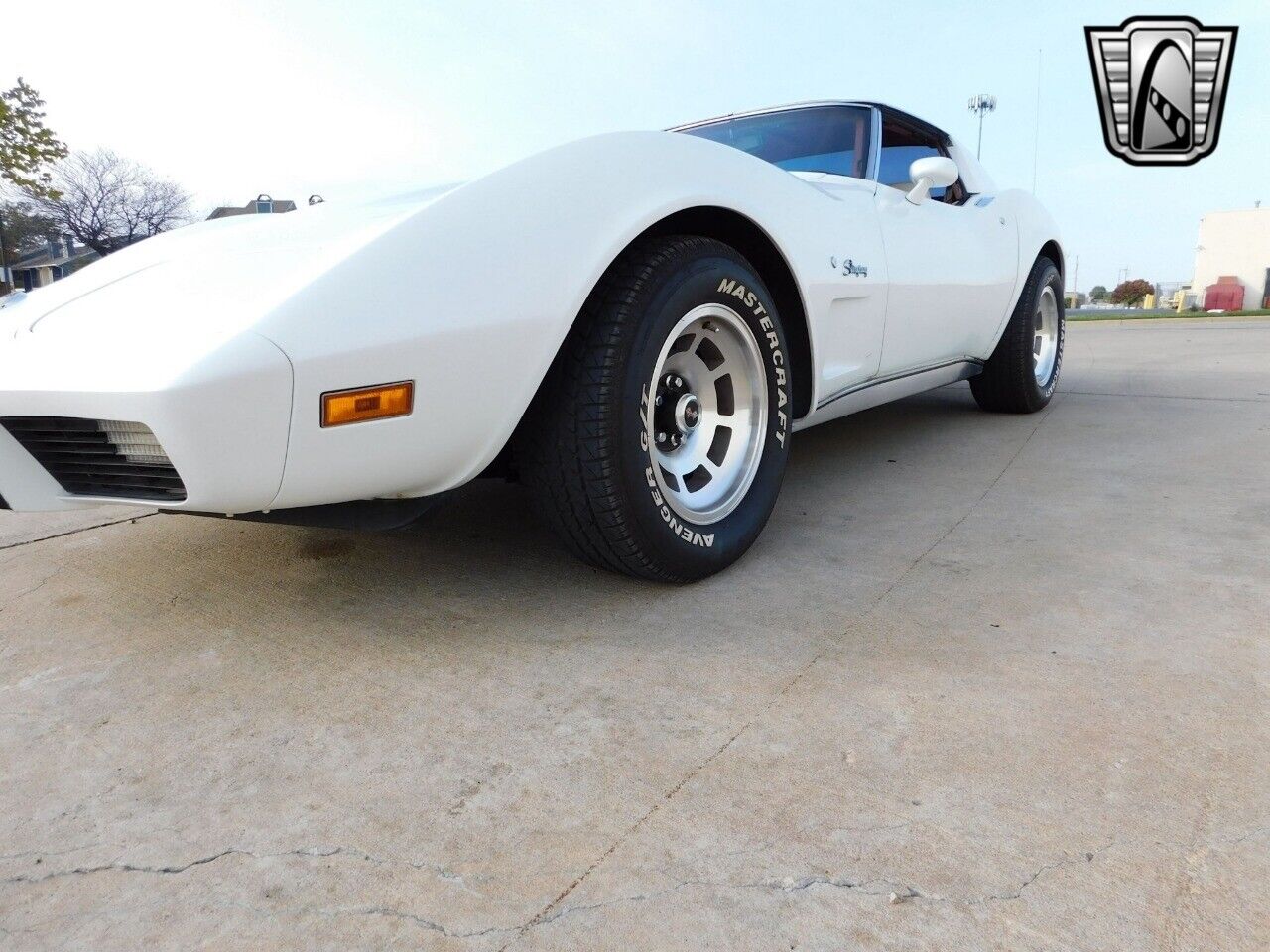 Chevrolet-Corvette-Coupe-1976-White-Red-149241-6