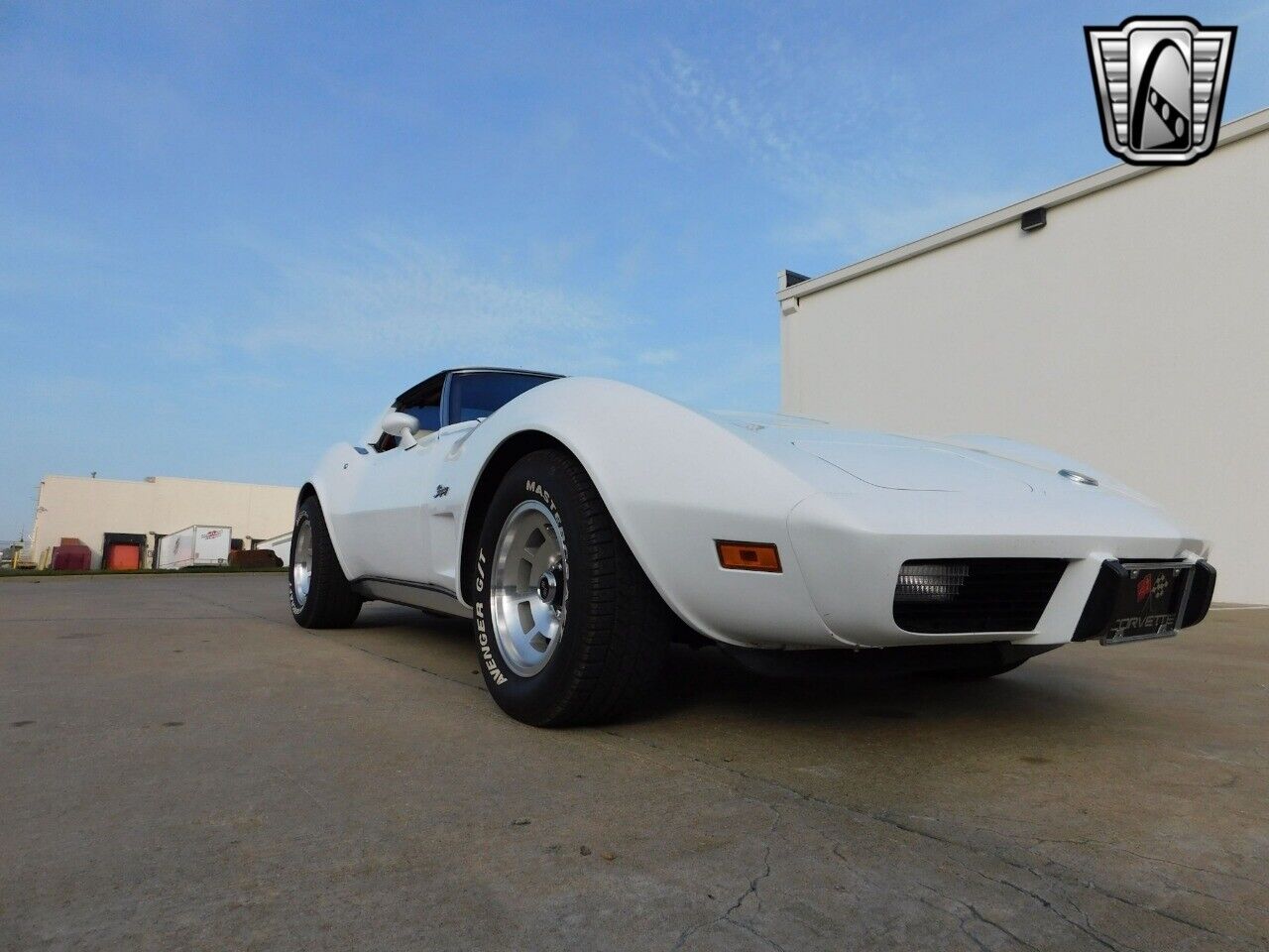 Chevrolet-Corvette-Coupe-1976-White-Red-149241-7