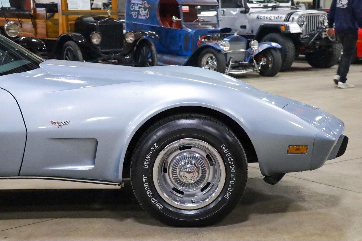 Chevrolet-Corvette-Coupe-1977-Blue-Black-40974-10