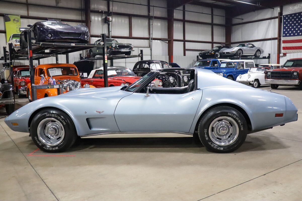 Chevrolet-Corvette-Coupe-1977-Blue-Black-40974-3