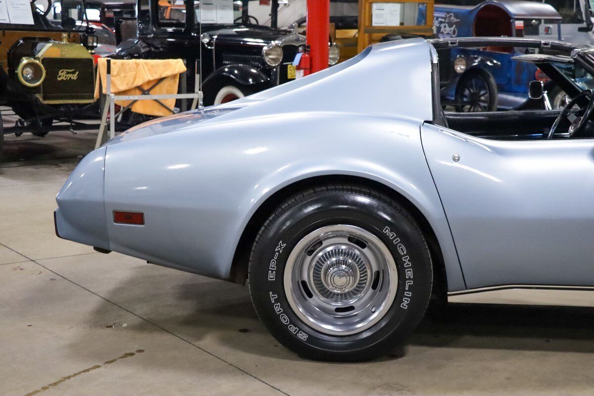 Chevrolet-Corvette-Coupe-1977-Blue-Black-40974-8