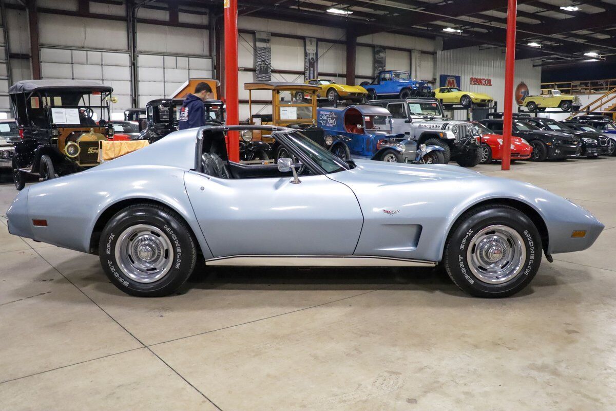 Chevrolet-Corvette-Coupe-1977-Blue-Black-40974-9