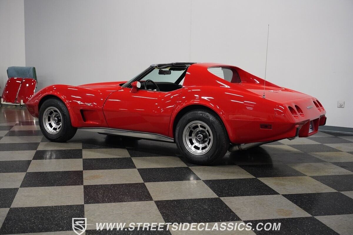 Chevrolet-Corvette-Coupe-1977-Red-Black-49460-10