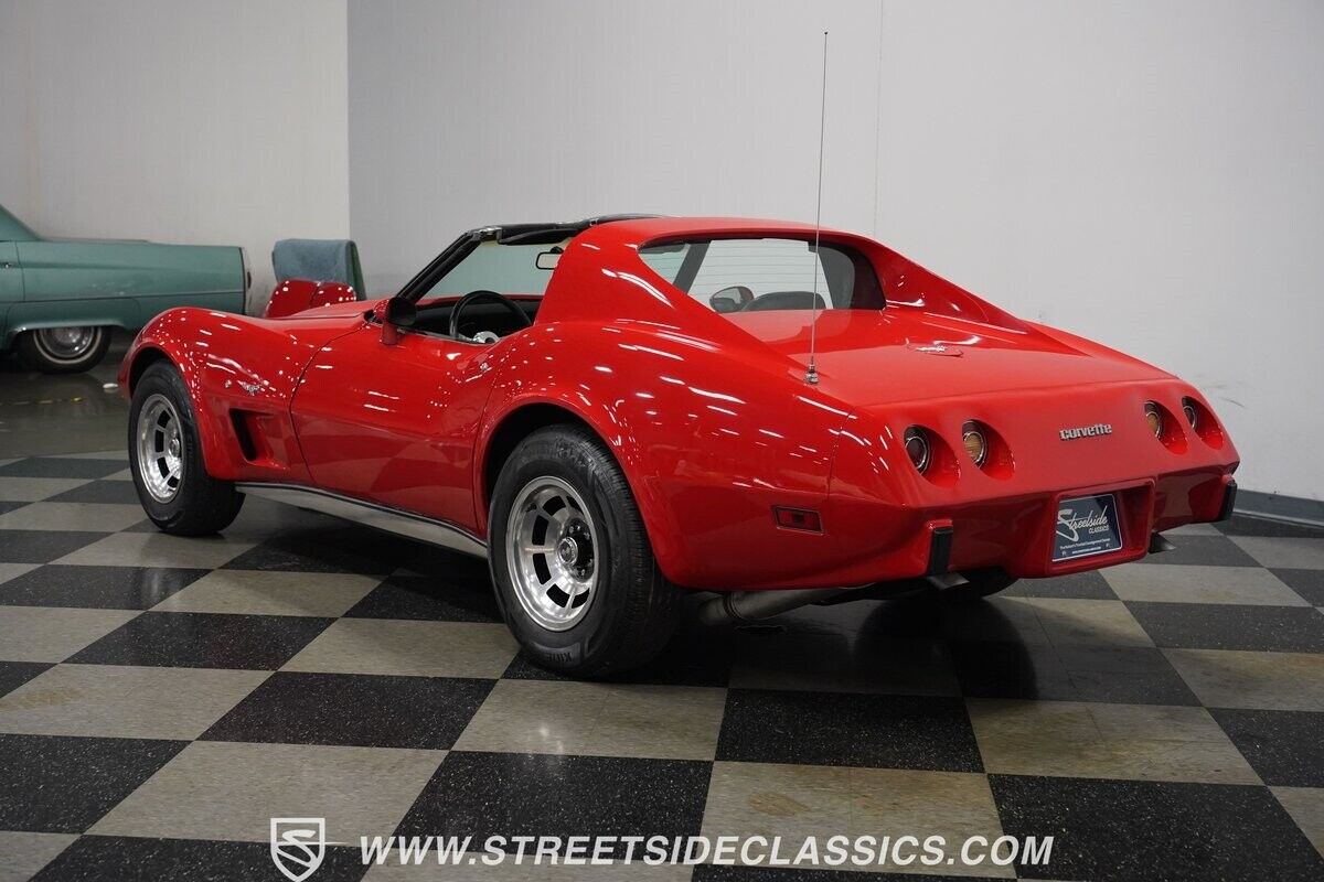 Chevrolet-Corvette-Coupe-1977-Red-Black-49460-11