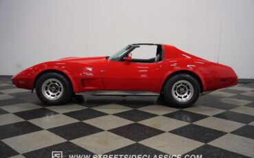 Chevrolet-Corvette-Coupe-1977-Red-Black-49460-2