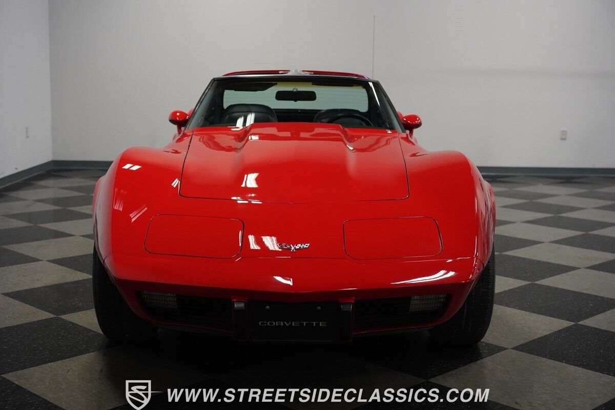 Chevrolet-Corvette-Coupe-1977-Red-Black-49460-5