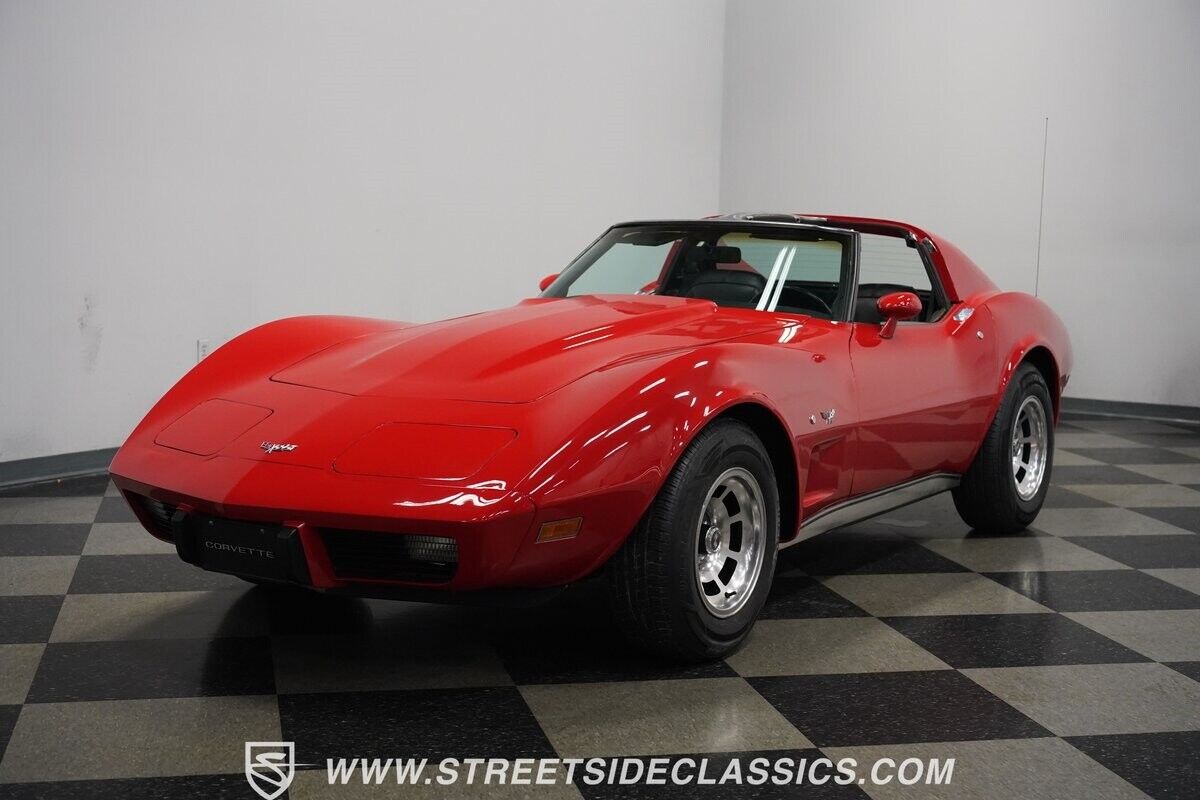 Chevrolet-Corvette-Coupe-1977-Red-Black-49460-6