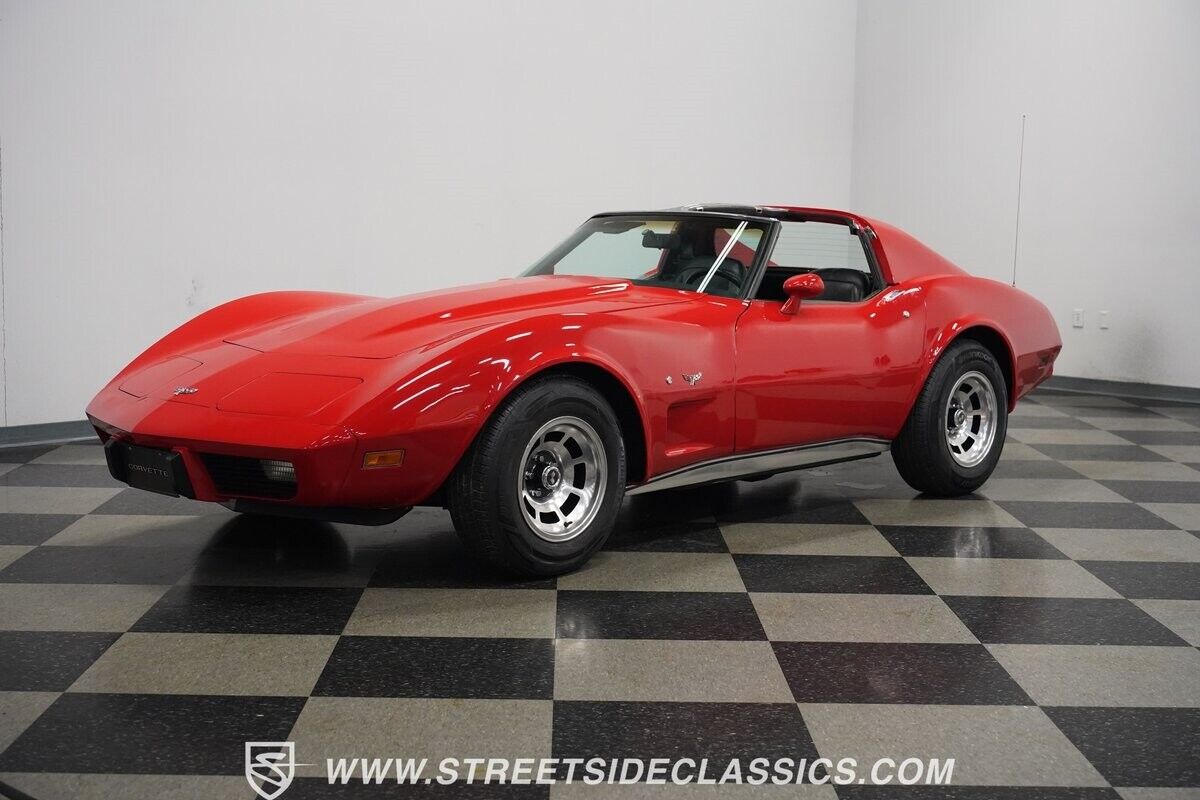 Chevrolet-Corvette-Coupe-1977-Red-Black-49460-7