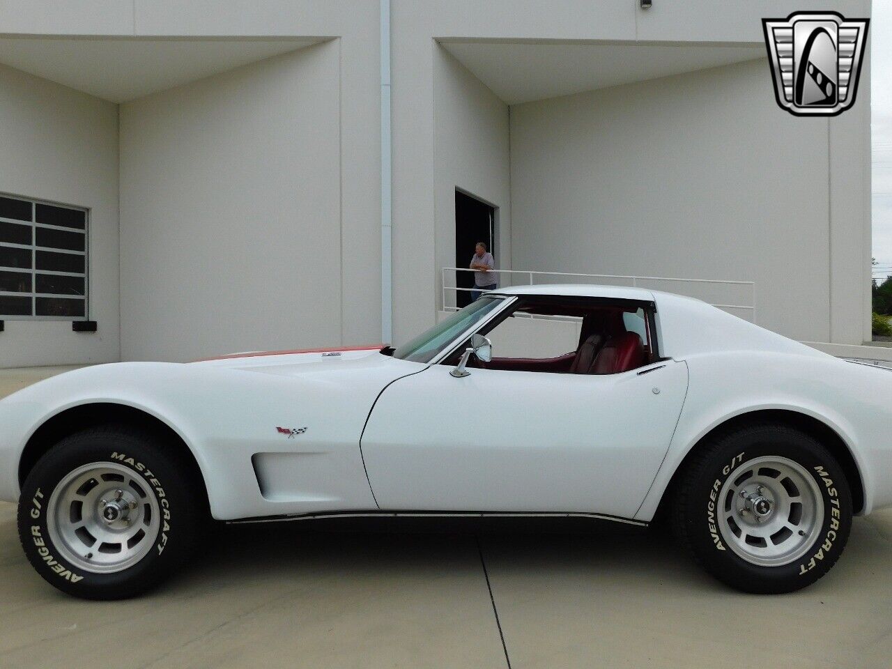 Chevrolet-Corvette-Coupe-1977-White-Red-130304-6