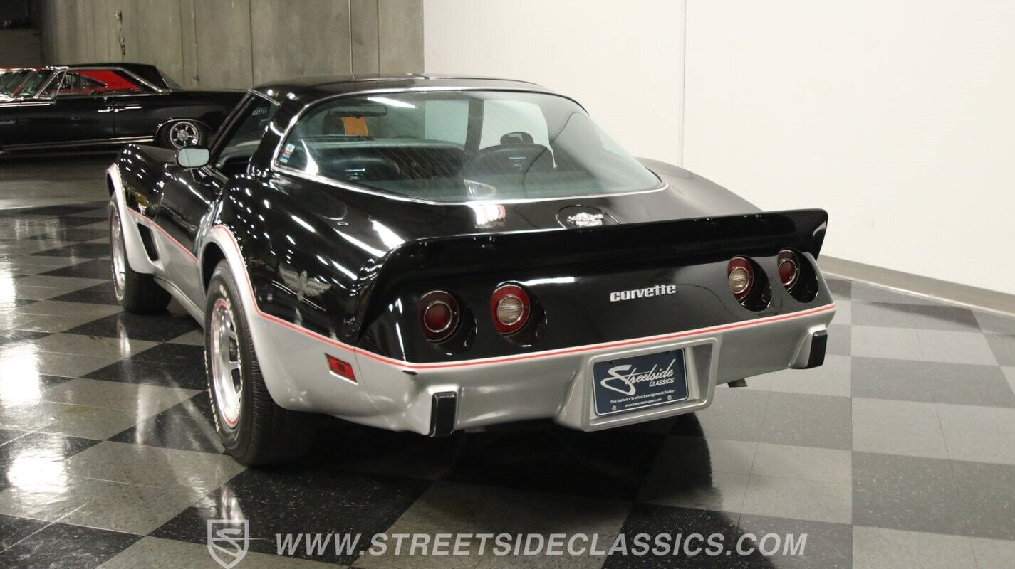 Chevrolet-Corvette-Coupe-1978-Black-Black-64931-7