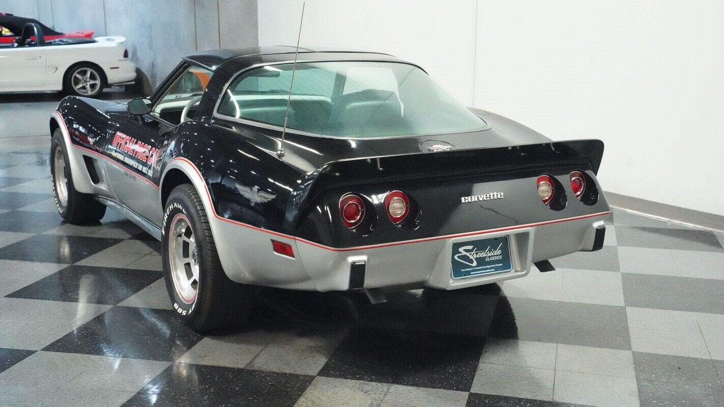 Chevrolet-Corvette-Coupe-1978-Black-Silver-11249-8