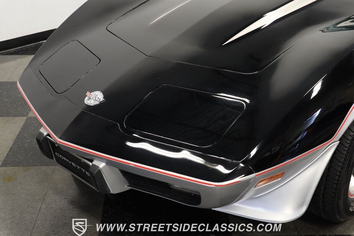 Chevrolet-Corvette-Coupe-1978-Black-Silver-37731-18