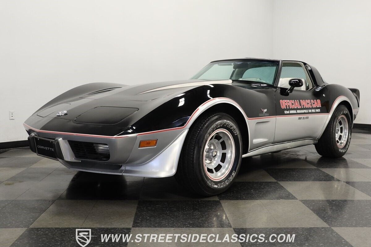 Chevrolet-Corvette-Coupe-1978-Black-Silver-37731-21