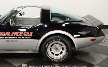 Chevrolet-Corvette-Coupe-1978-Black-Silver-37731-23