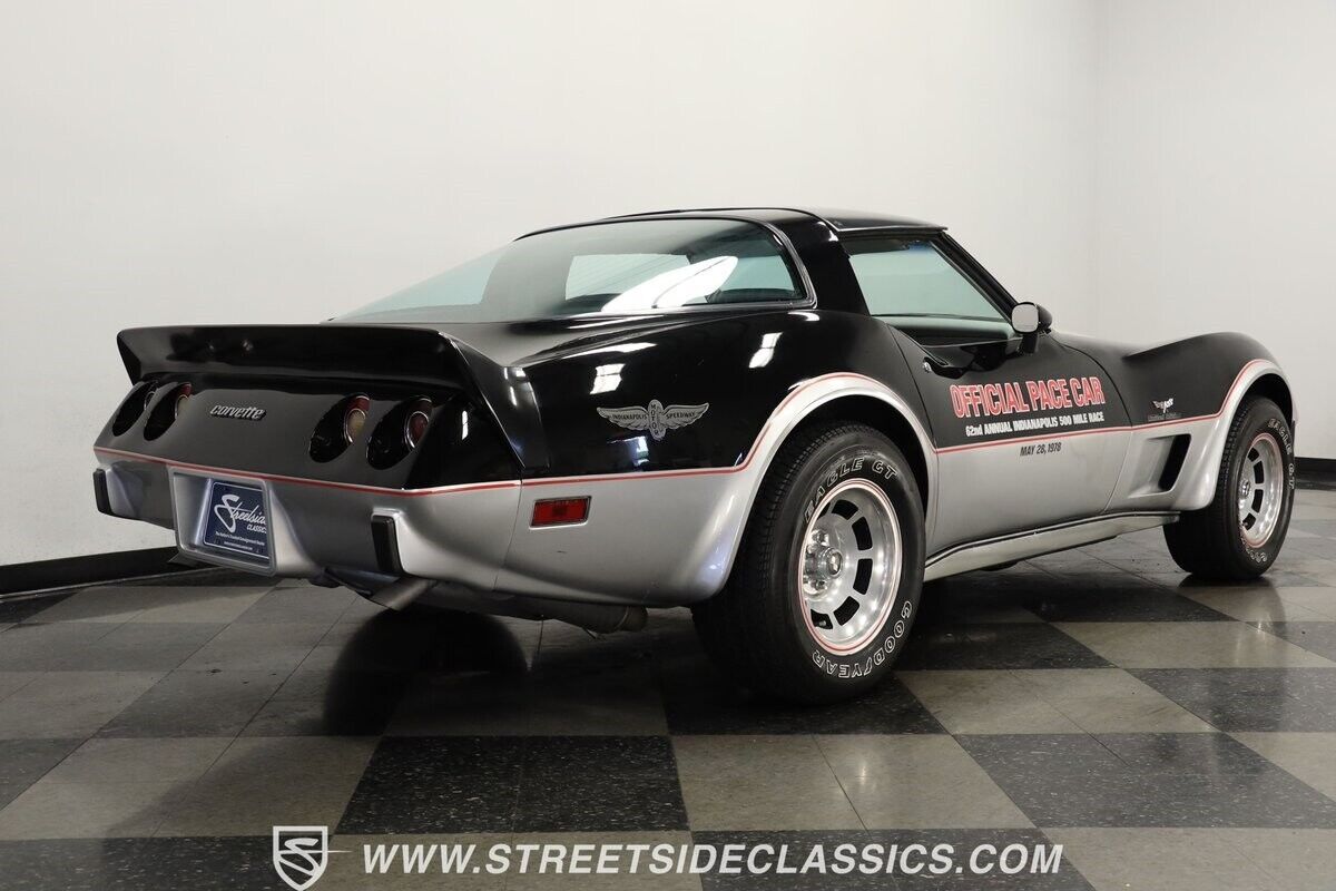 Chevrolet-Corvette-Coupe-1978-Black-Silver-37731-26