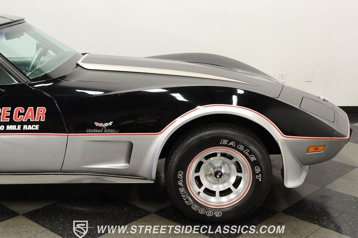 Chevrolet-Corvette-Coupe-1978-Black-Silver-37731-28