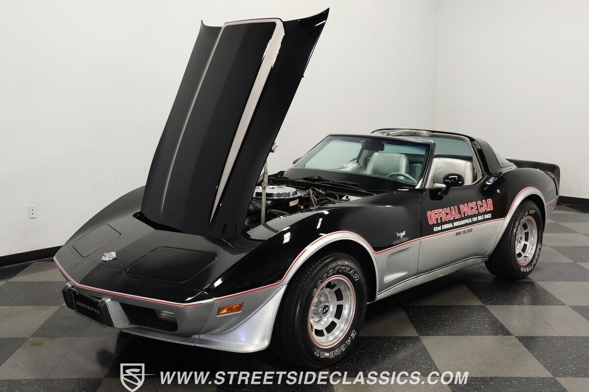 Chevrolet-Corvette-Coupe-1978-Black-Silver-37731-29