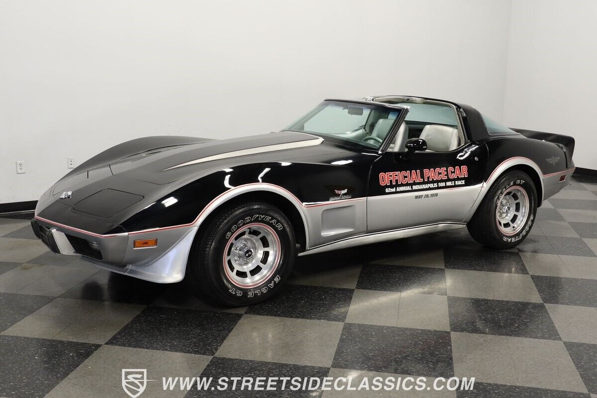 Chevrolet-Corvette-Coupe-1978-Black-Silver-37731-5