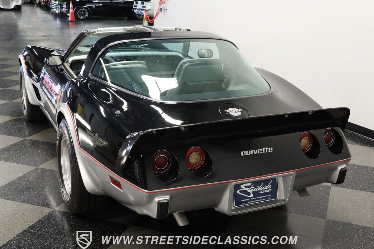 Chevrolet-Corvette-Coupe-1978-Black-Silver-37731-7