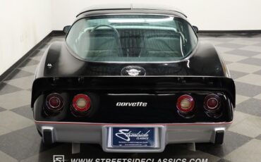 Chevrolet-Corvette-Coupe-1978-Black-Silver-37731-8