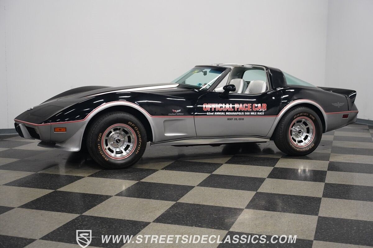 Chevrolet-Corvette-Coupe-1978-Black-Silver-5778-8