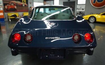 Chevrolet-Corvette-Coupe-1978-Blue-White-144632-7