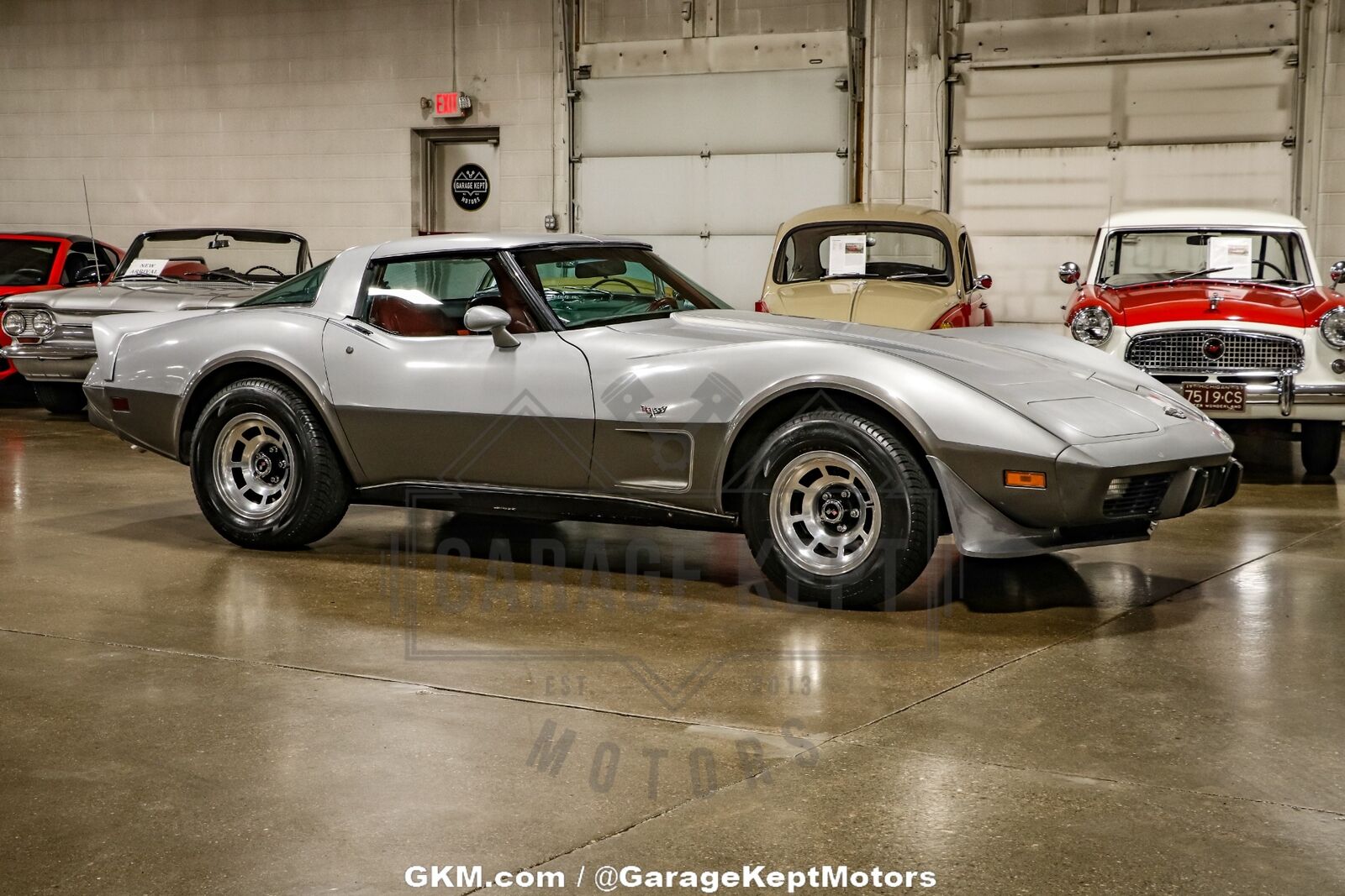 Chevrolet-Corvette-Coupe-1978-Silver-Red-51063-10