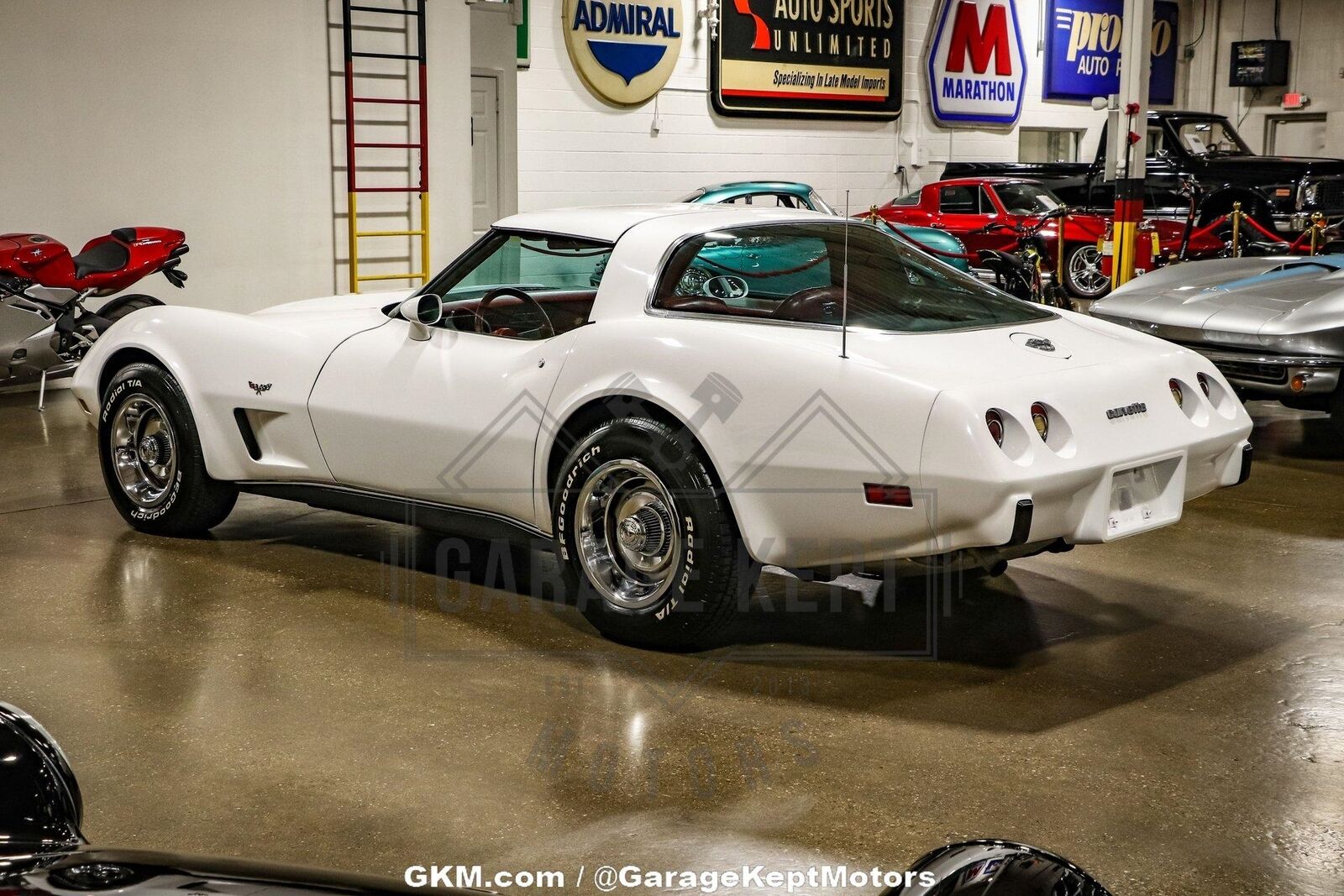 Chevrolet-Corvette-Coupe-1978-White-Red-81510-10