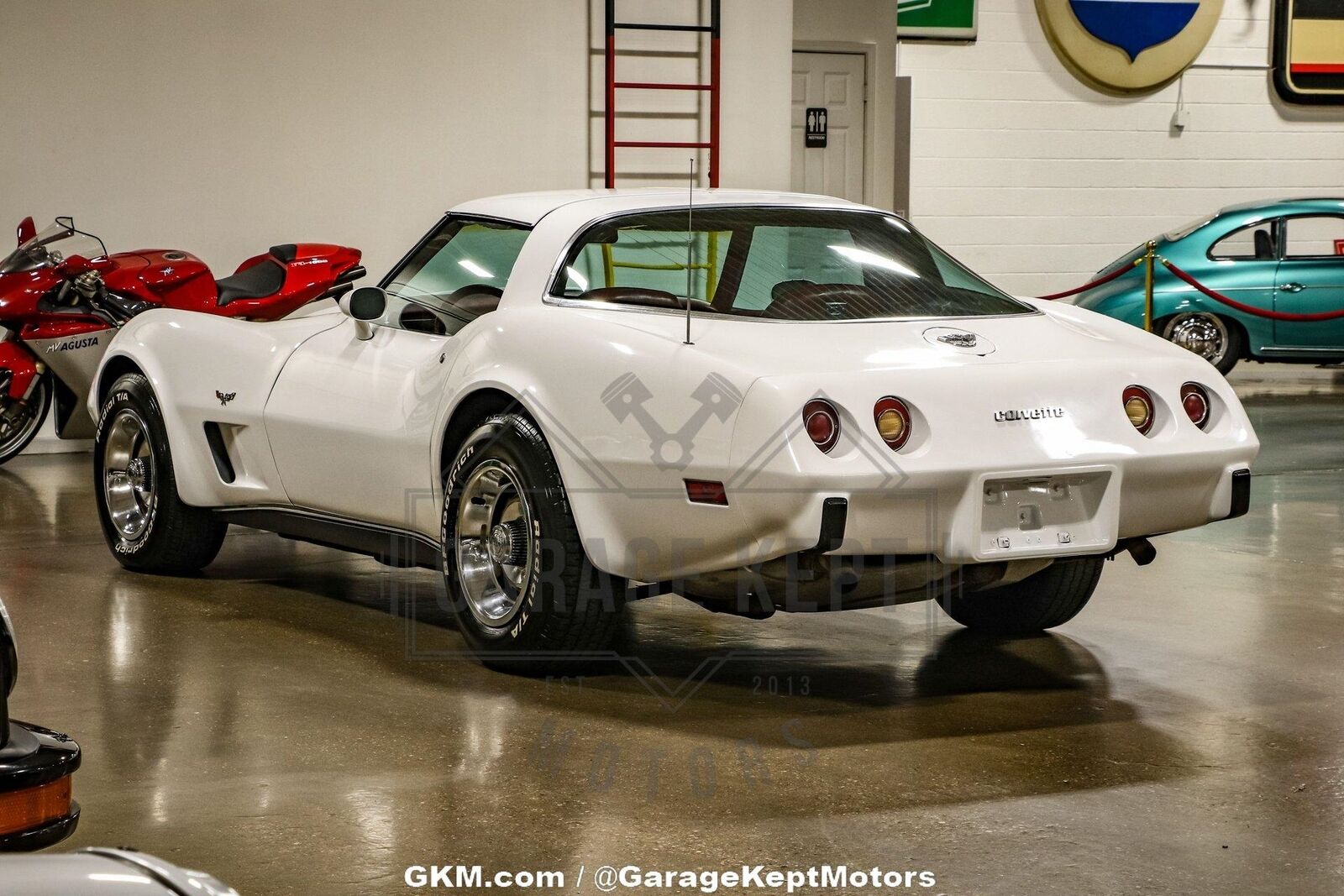 Chevrolet-Corvette-Coupe-1978-White-Red-81510-11