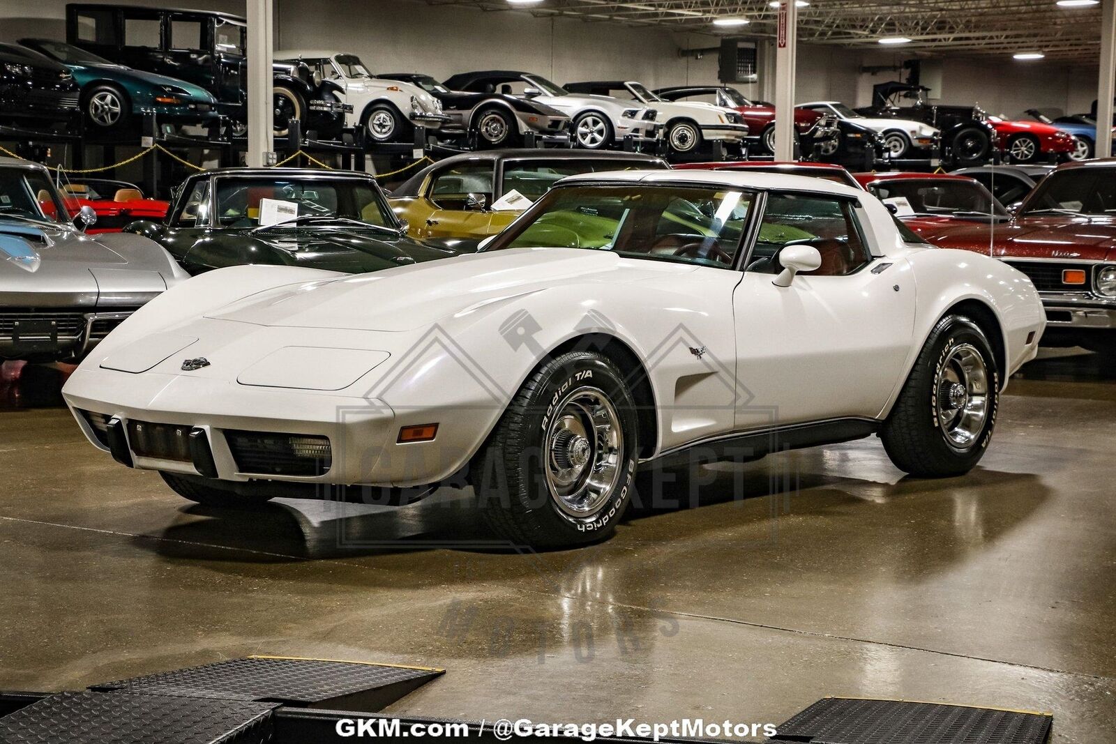 Chevrolet-Corvette-Coupe-1978-White-Red-81510-7