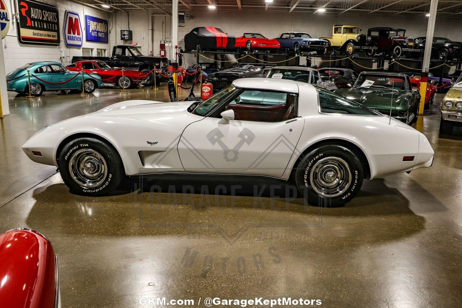 Chevrolet-Corvette-Coupe-1978-White-Red-81510-9