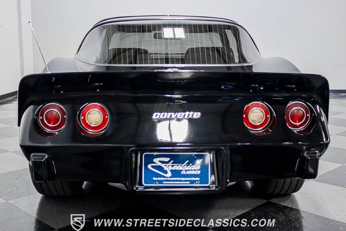 Chevrolet-Corvette-Coupe-1979-Black-Black-102182-10