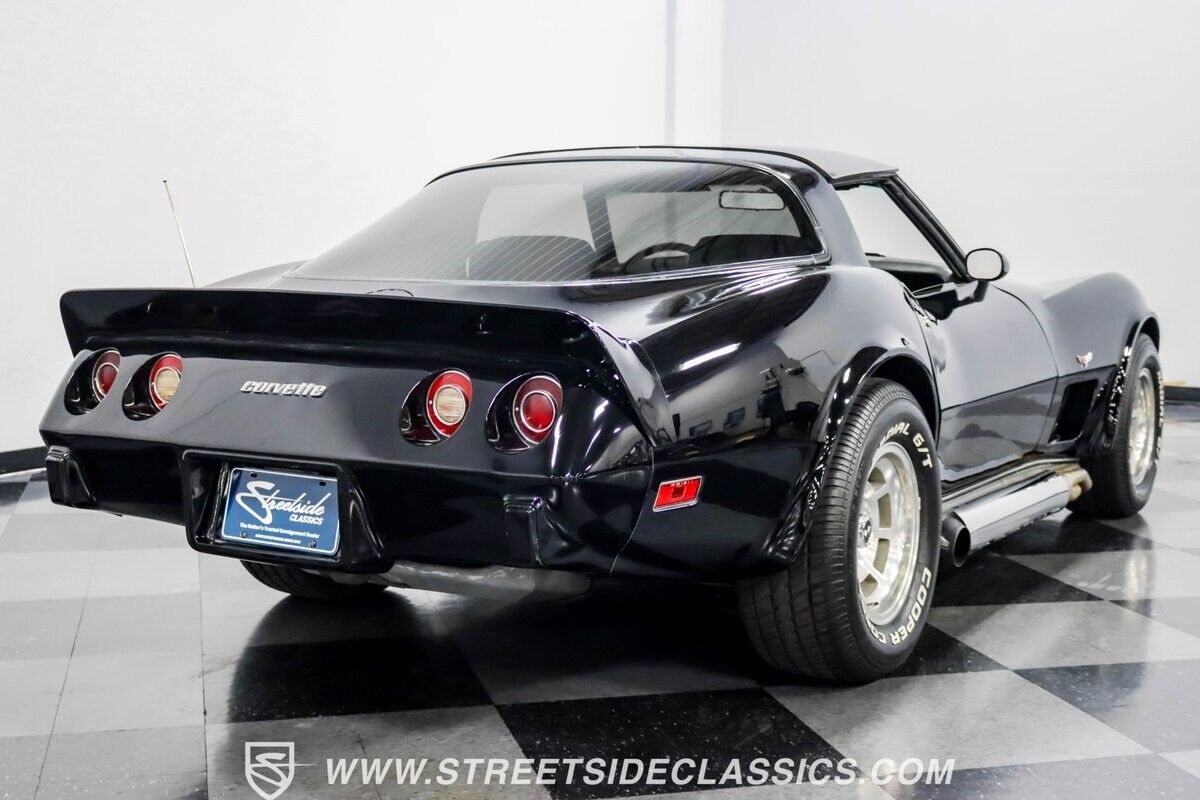 Chevrolet-Corvette-Coupe-1979-Black-Black-102182-11