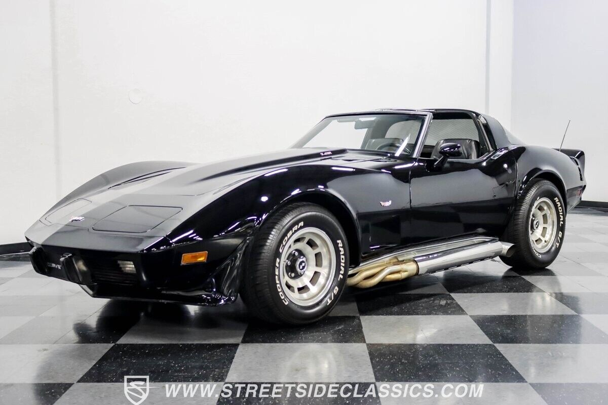 Chevrolet-Corvette-Coupe-1979-Black-Black-102182-5