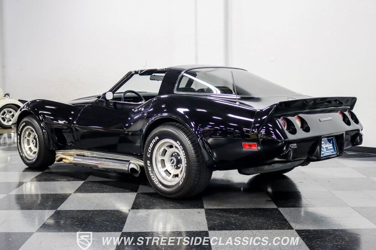 Chevrolet-Corvette-Coupe-1979-Black-Black-102182-7