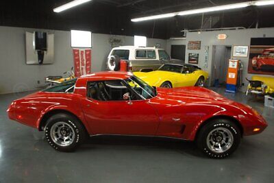 Chevrolet-Corvette-Coupe-1979-Red-Black-52263-4