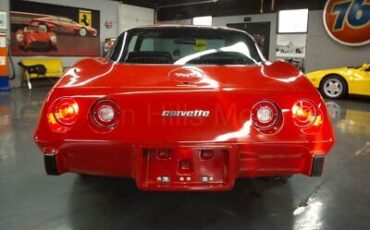 Chevrolet-Corvette-Coupe-1979-Red-Black-52263-7