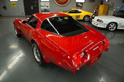 Chevrolet-Corvette-Coupe-1979-Red-Black-52263-8