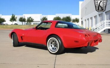 Chevrolet-Corvette-Coupe-1979-Red-Black-58604-5