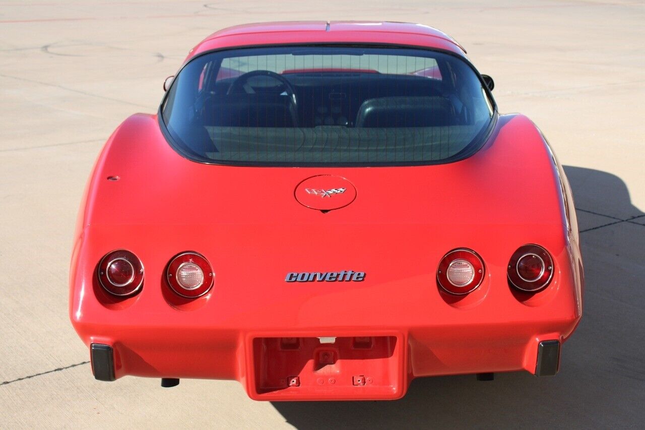 Chevrolet-Corvette-Coupe-1979-Red-Black-58604-6