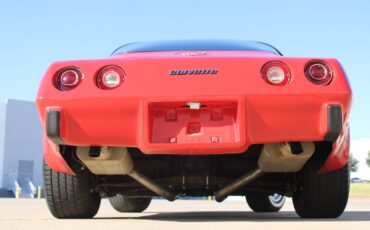 Chevrolet-Corvette-Coupe-1979-Red-Black-58604-8