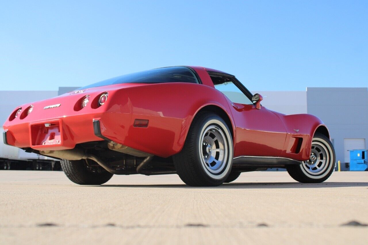 Chevrolet-Corvette-Coupe-1979-Red-Black-58604-9