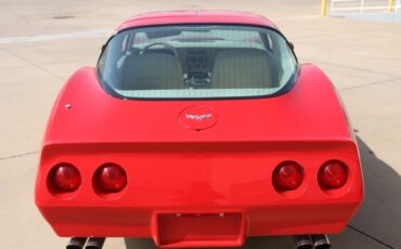 Chevrolet-Corvette-Coupe-1979-Red-Tan-82453-4