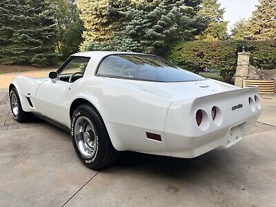 Chevrolet-Corvette-Coupe-1980-White-64478-5