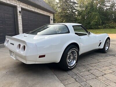 Chevrolet-Corvette-Coupe-1980-White-64478-6